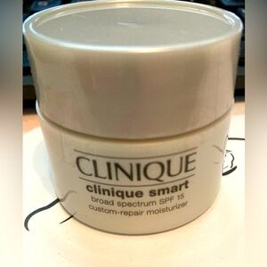 New Clinique Smart Moisturizer 1/2 oz.